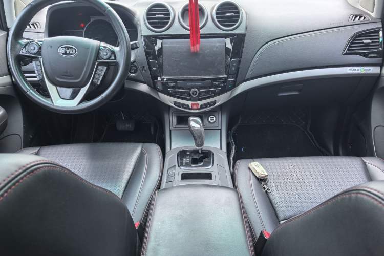 Used BYD S7 2015 2.0T Automatic Prestige Model
