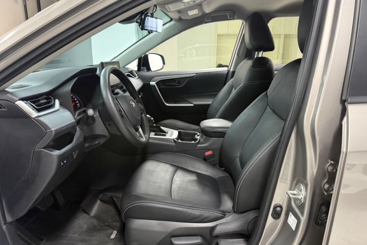 Used Toyota RAV4 2021 2.0L CVT Two-Wheel Drive Urban Edition Left Front Seat