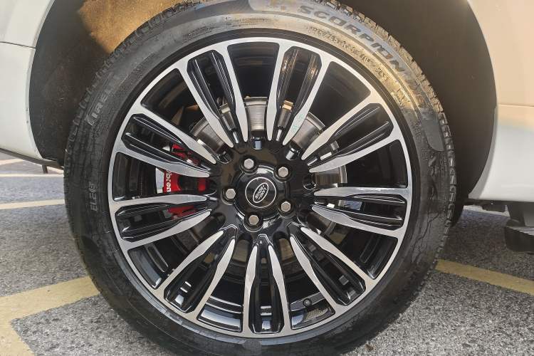 Used Land Rover Range Sport 2022 3.0 L6 YAO Black Edition Interior 8