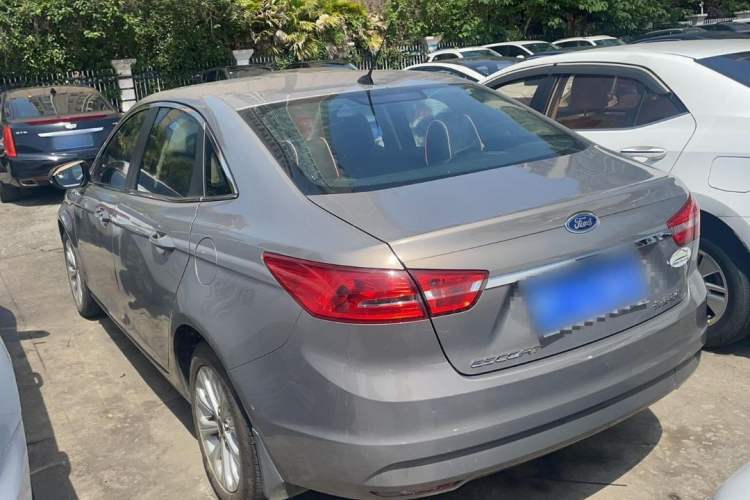 Used Ford Escort 2015 1.5L Automatic Fashion Model