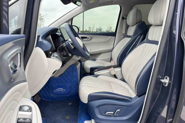 Used Roewe iMAX8 2022 400TGI Prestige Edition
