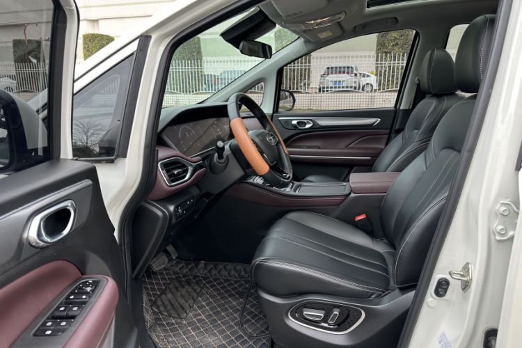 Used GAC Trumpchi M6 2021 PRO 270T DCT Luxury Edition Interior 2