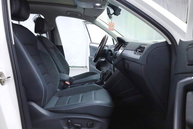 Used Volkswagen Tiguan L 2021 330TSI Automatic Two-Wheel Drive Smart Edition