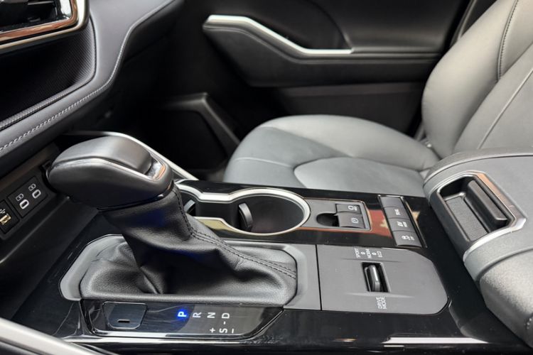 Used Toyota Highlander 2023 2.5L Smart Electric Hybrid Dual-Engine Four-Wheel Drive Prestige Version – 7 Seats
