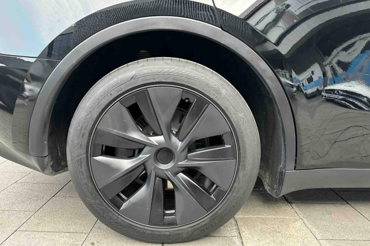 Used Tesla Model Y 2023 Rear-Wheel-Drive Version
