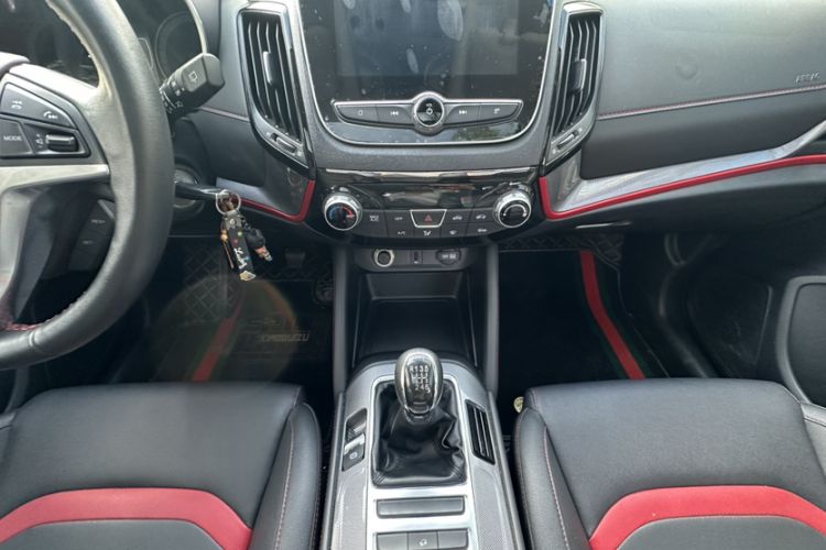 Used Changan CS55 2019 1.5T Manual Colorful Model China VI Standard
