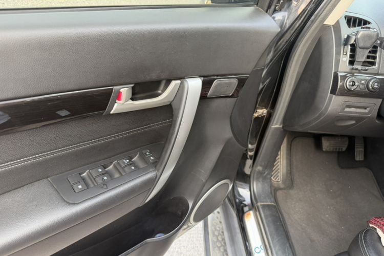 Used Chevrolet Captiva 2014 2.4L 4x4 Flagship Edition 7 Seats