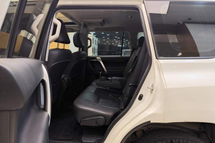 Used Toyota Prado 2016 3.5L Automatic TX-L NAVI
