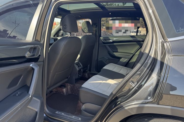 Used Volkswagen Tayron 2021 380TSI All-Wheel Drive R-Line Connected Version Interior 1