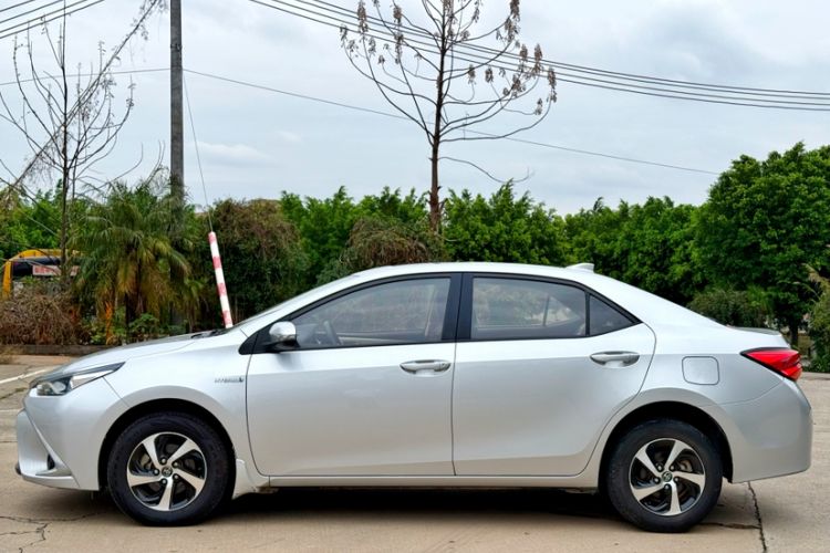 Used Toyota Levin 2017 Revised Dual-Engine 1.8H GS E-CVT Elite Sunroof Version China V Standard
