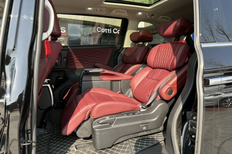 Used Honda Elysion 2024 2.0L eHEV Ultimate Edition Interior 2