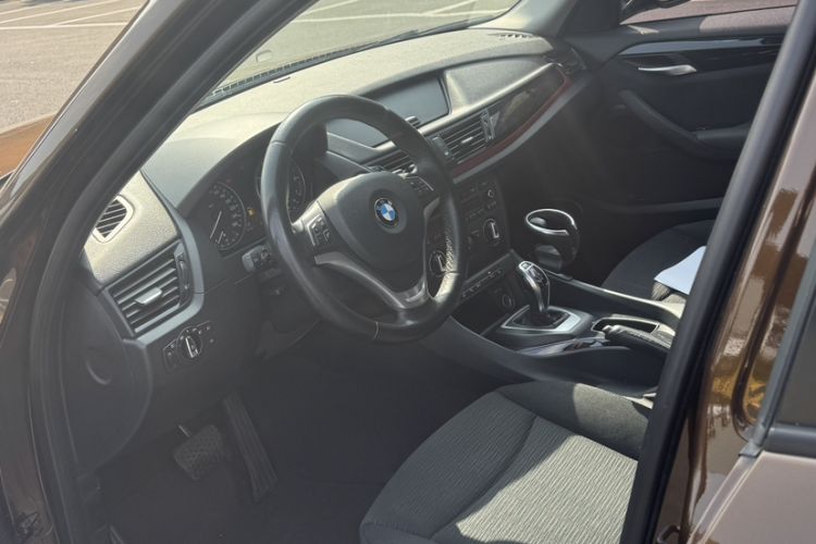 Used BMW X1 2015 sDrive18i Fashion Upgrade Edition
