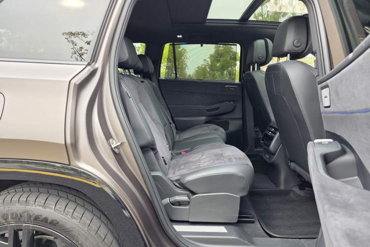 Used Volkswagen Teramont 2025 Tiguan Pro 450TSI Four-Wheel Drive Summit Edition
