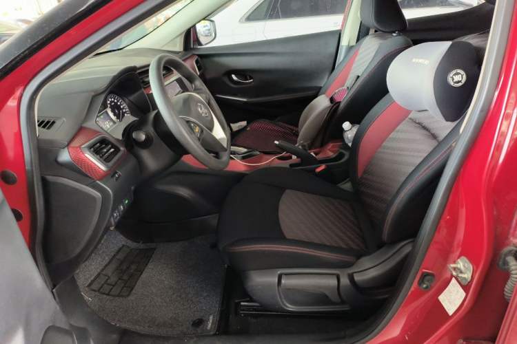 Used Nissan Lannia 2016 1.6L CVT Smart Cool Edition Interior 3