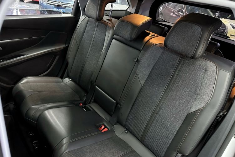 Used Peugeot 5008 2017 380THP 7-Seater Elite Edition
