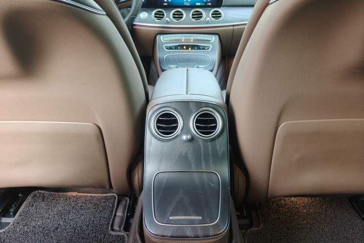 Used Mercedes-Benz E-Class 2022 E 300 L Sporty and Stylish Model Interior 10