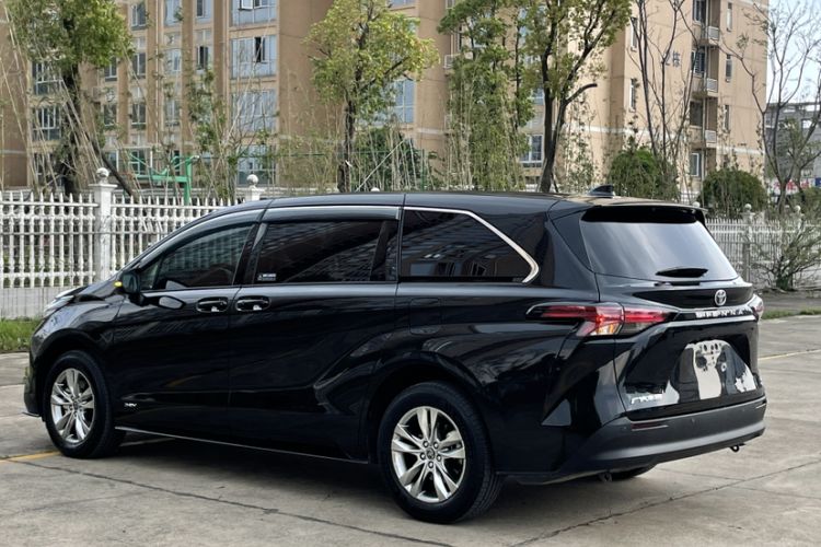 Used Toyota SIENNA 2024 2.5L Hybrid Comfort Edition Exterior 3