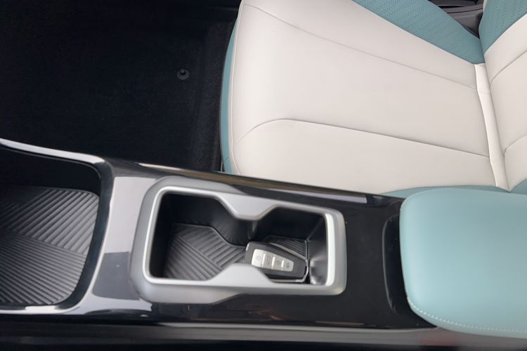 Used Geometry E Firefly 2024 301km Starlight
