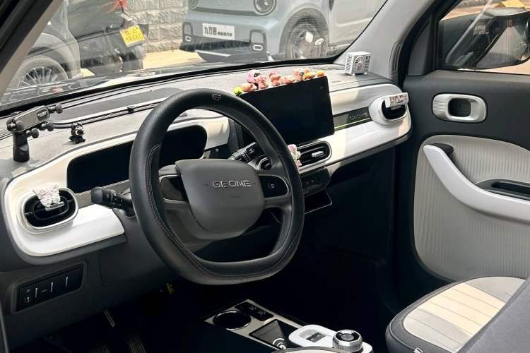 Used Geely Galaxy Panda 2025 210km Panda Kart Interior 2