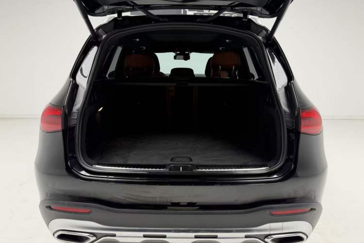 Used Mercedes-Benz GLC 2024 GLC 260 L 4MATIC Dynamic Edition 5-seater