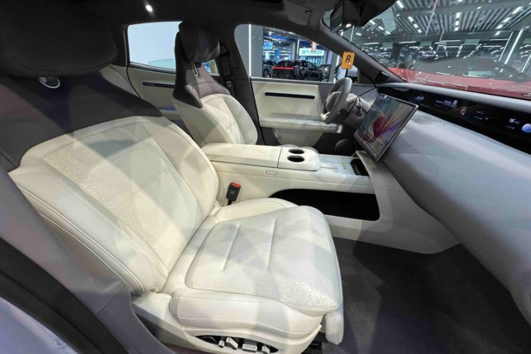 Used Avatr 06 2025 Pro Range-Extended Edition Interior 5