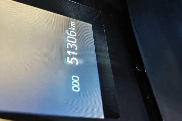 Used Lexus LM 2020 300h Four-Seat Grand Edition Odometer Close Up