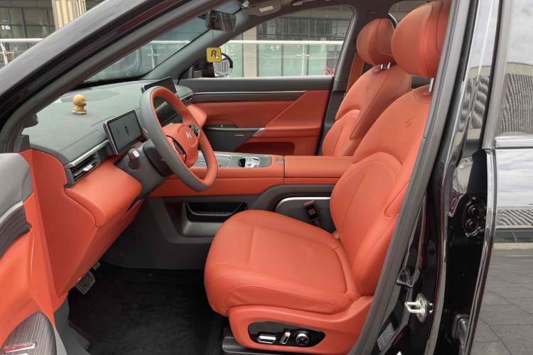 Used Dongfeng eπ eπ008 2024 210Max Range-Extended Version 6 Seats
