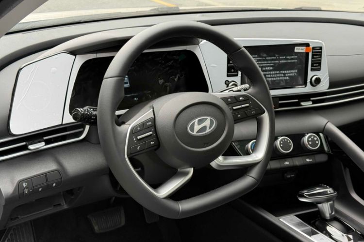 Used Hyundai Elantra 2023 1.5L CVT GLX Elite Edition
