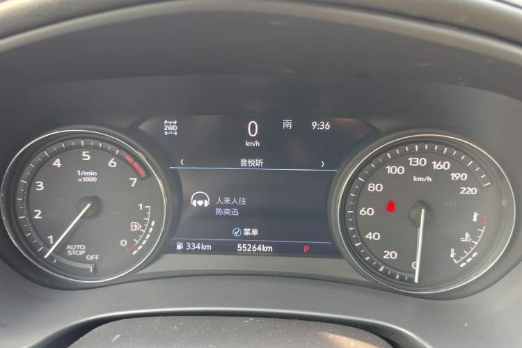 Used Cadillac XT4 2022 28T Four-Wheel Drive Platinum Edition Odometer Close Up