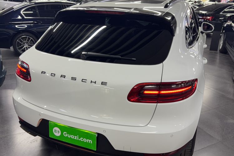 Used Porsche Macan 2017 Macan 2.0T Exterior 4