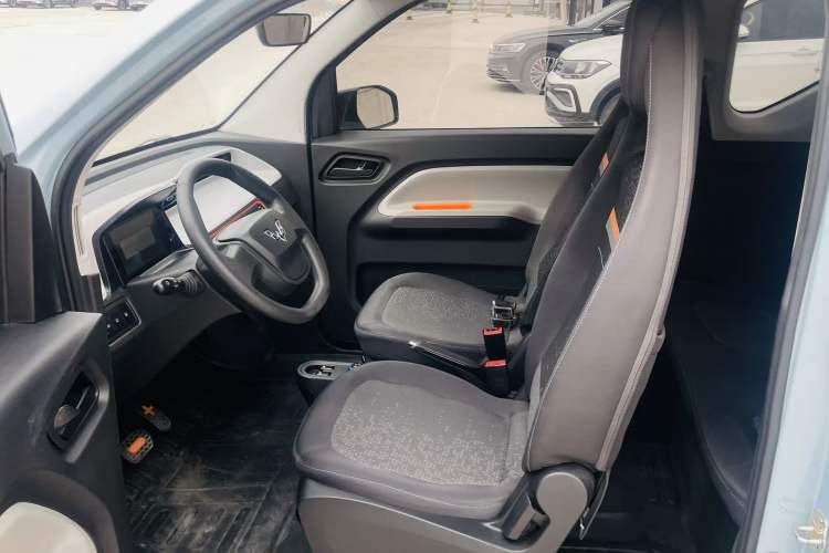 Used Wuling Hongguang MINIEV 2022 Easy Version Lithium Iron Phosphate Interior 2