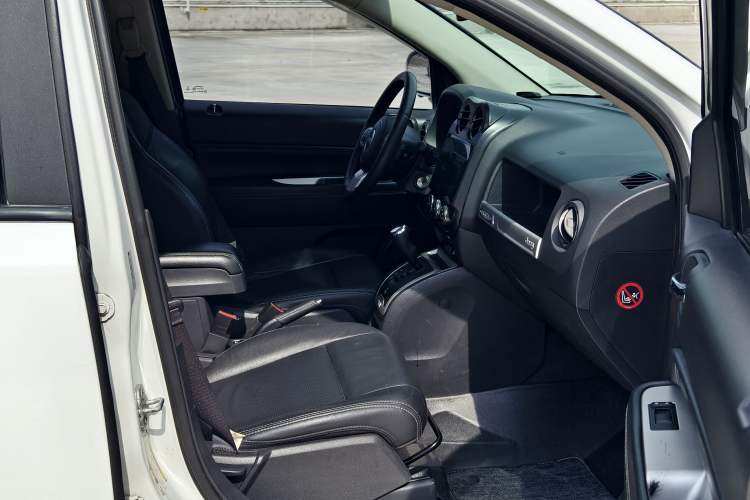 Used Jeep Compass 2014 2.4L four-wheel drive luxury version