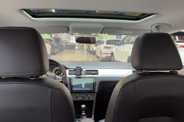 Used Skoda Rapid 2018 1.6L Automatic Comfort Edition Headliner