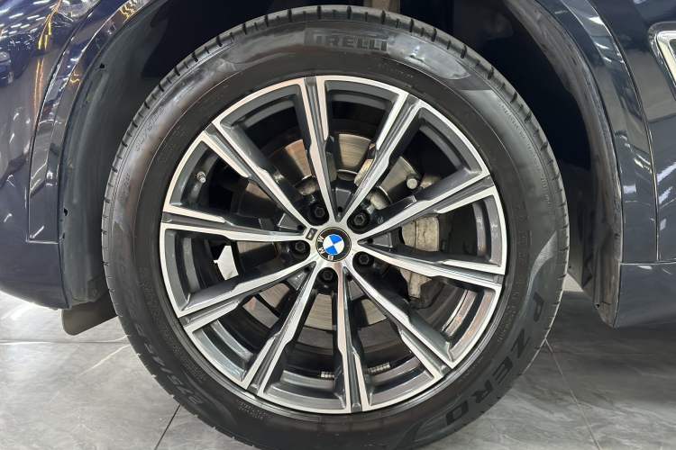 Used BMW X5 2022 Restyled xDrive 30Li Luxury Version M Sport Package
