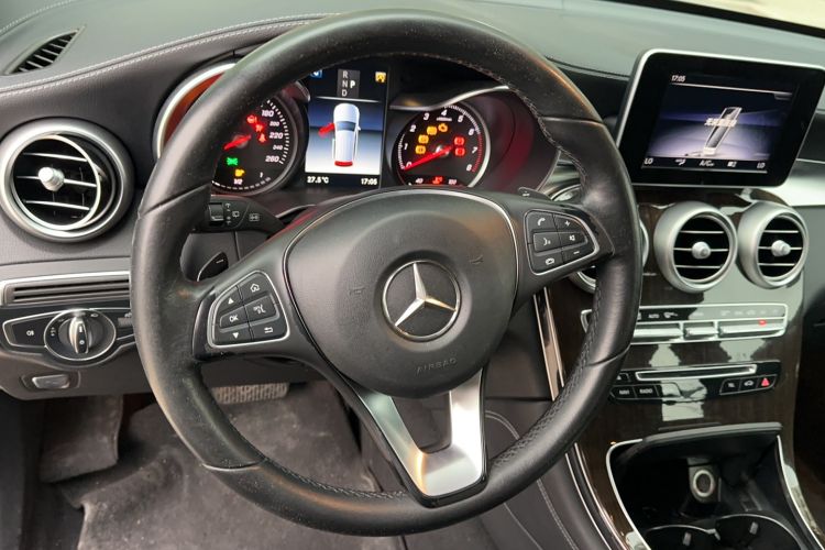 Used Mercedes-Benz GLC 2018 GLC 260 4MATIC Dynamic Edition Steering Wheel