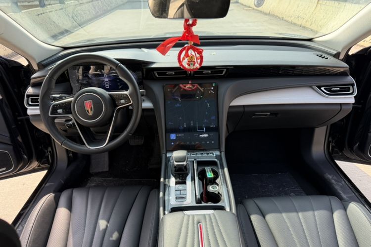 Used Hongqi H5 2025 2.0T Automatic Flag Edition – 500 000 Units Commemorative Version
