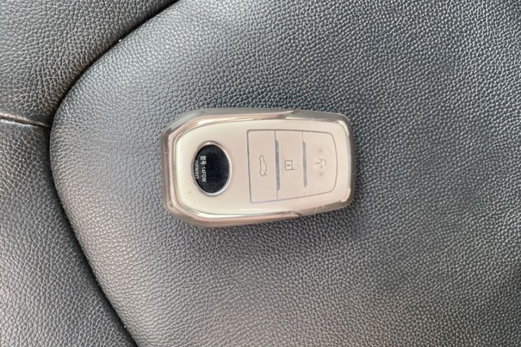 Used Toyota Highlander 2022 Dual-Engine 2.5L Four-Wheel Drive Prestige Version 7 Seats