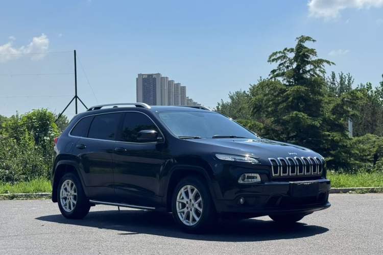 Used Jeep Cherokee 2016 2.0L Superior Edition