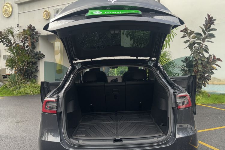 Used Tesla Model Y 2024 Long-Range All-Wheel-Drive Version
