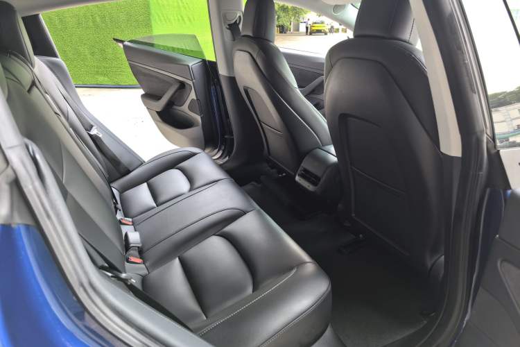 Used Tesla Model 3 2020 Standard Range Rear-Wheel Drive Upgraded Version Interior 4