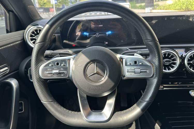 Used Mercedes-Benz A-Class 2022 Revised Version A 200 L Sport Sedan Fashionable Style Interior 2
