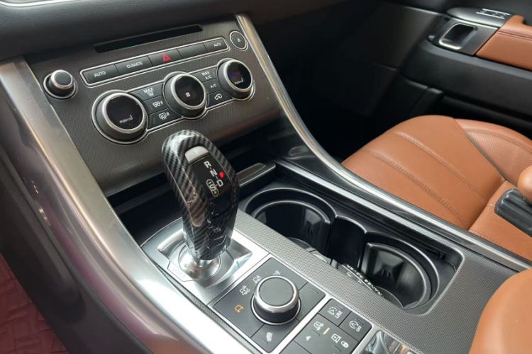 Used Land Rover Range Sport 2017 3.0 SC V6 HSE DYNAMIC Interior 9