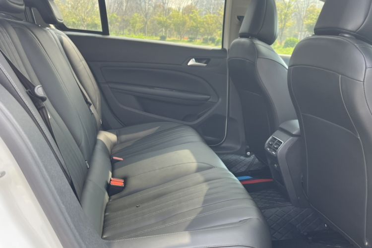 Used Peugeot 408 2019 360THP Automatic Luxury Edition China VI Standard Interior 5