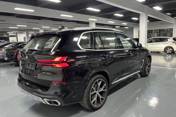 Used BMW X5 2023 xDrive 30Li Luxury M Sport Package