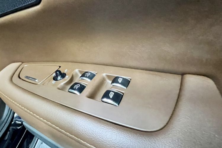 Used Volvo S90 New Energy 2024 Plug-in Hybrid Four-Wheel Drive Long-Range Zhiyi Luxury Edition
