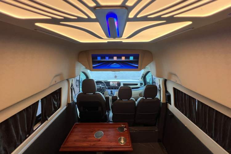 Used Ford Transit 2023 2.0T Diesel Automatic Multi-Purpose Commercial Vehicle Mid-Frame Mid-Roof 5/6 Seats Exterior 7