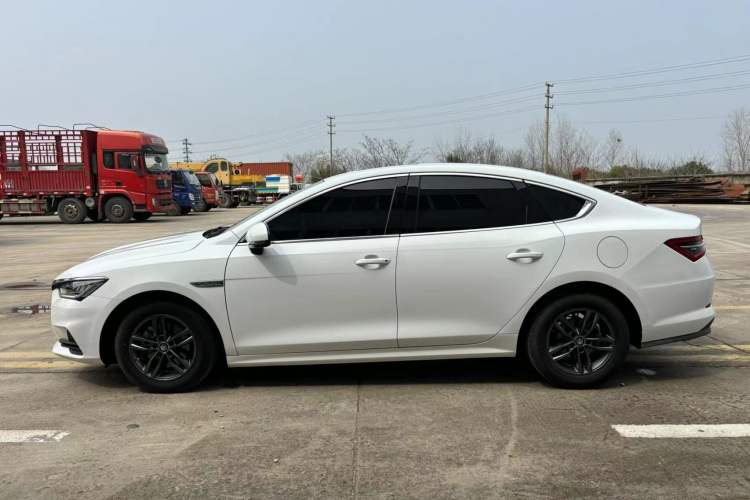 Used BYD Qin Pro 2019 Super Edition 1.5TI Automatic Smart Connect FENGSHANG Model China VI Standard
