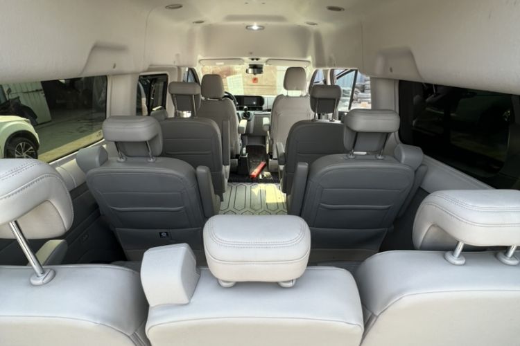 Used Ford Transit 2023 2.0T Diesel Manual Commercial & Travel Version Mid-axle Medium Roof 7/8/9-Seater
