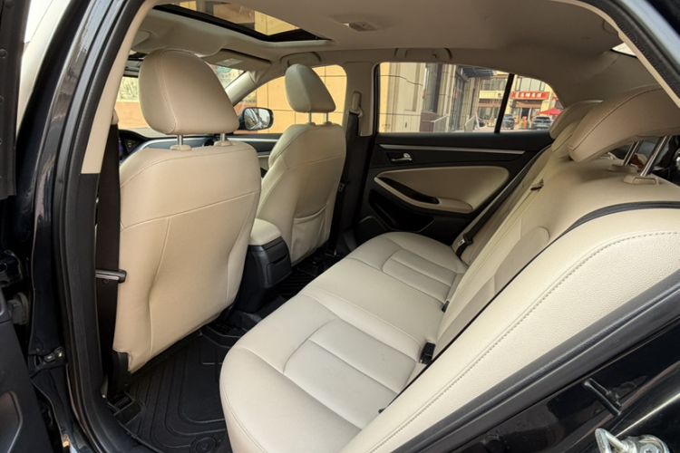 Used Bestune B70 2014 2.0L automatic luxury version
