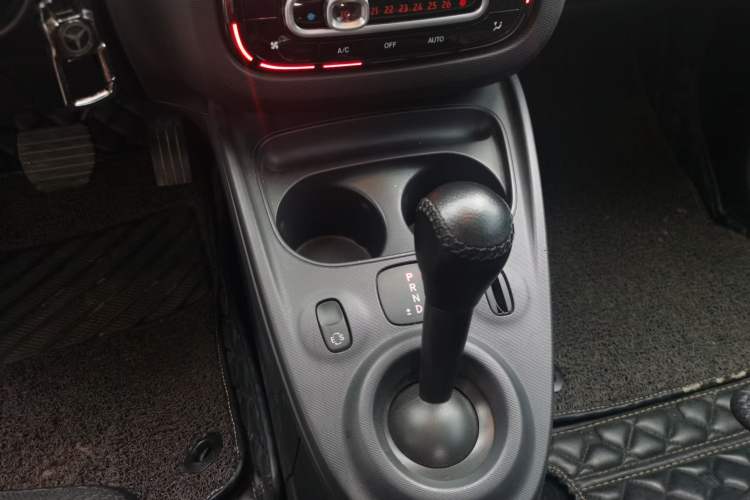 Used smart fortwo 2015 1.0L 52 kW Hardtop Passion Edition
